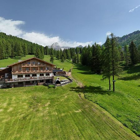 Rifugio Flora Alpina Hotel Passo San Pellegrino Eksteriør billede