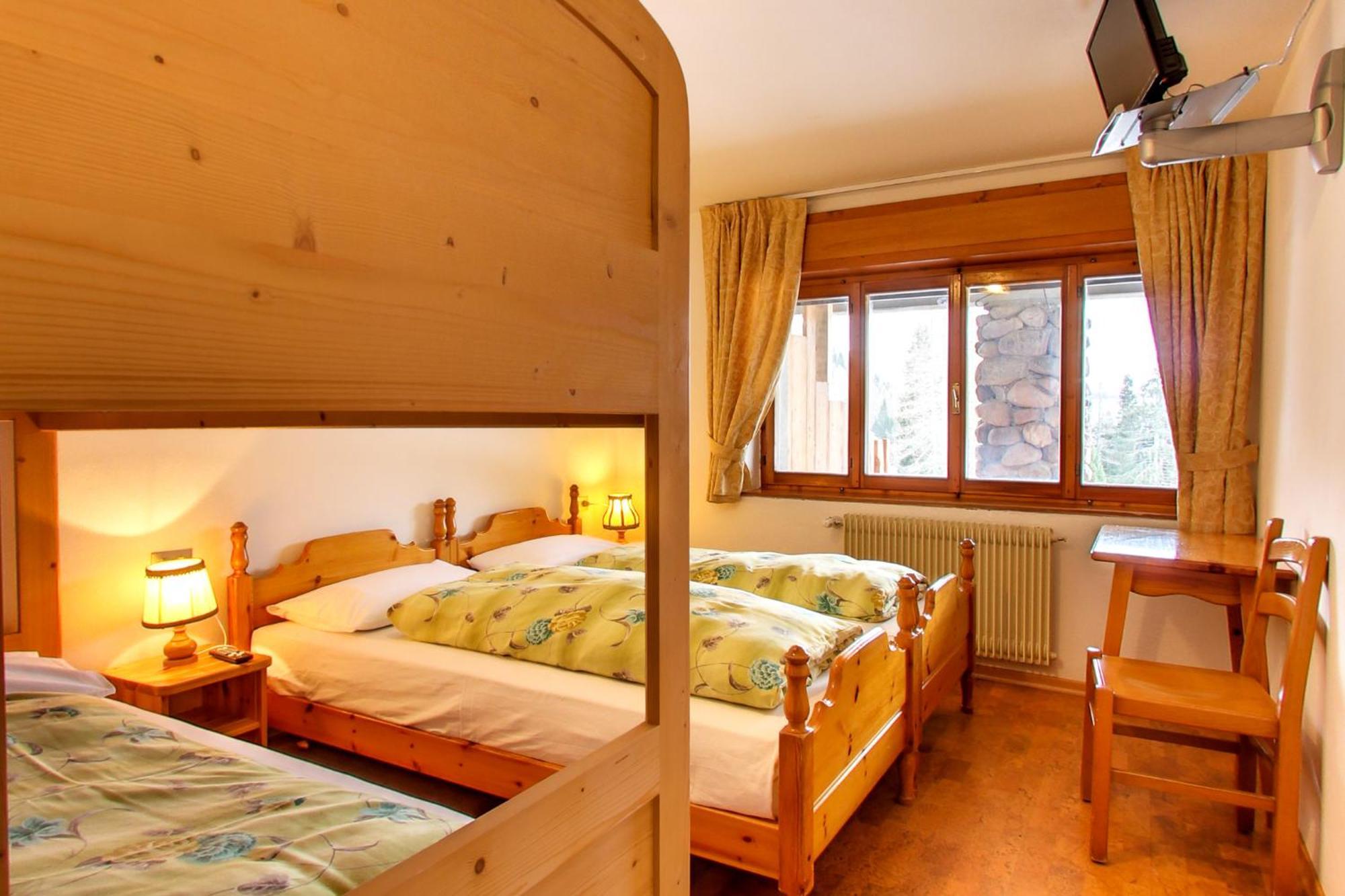 Rifugio Flora Alpina Hotel Passo San Pellegrino Eksteriør billede